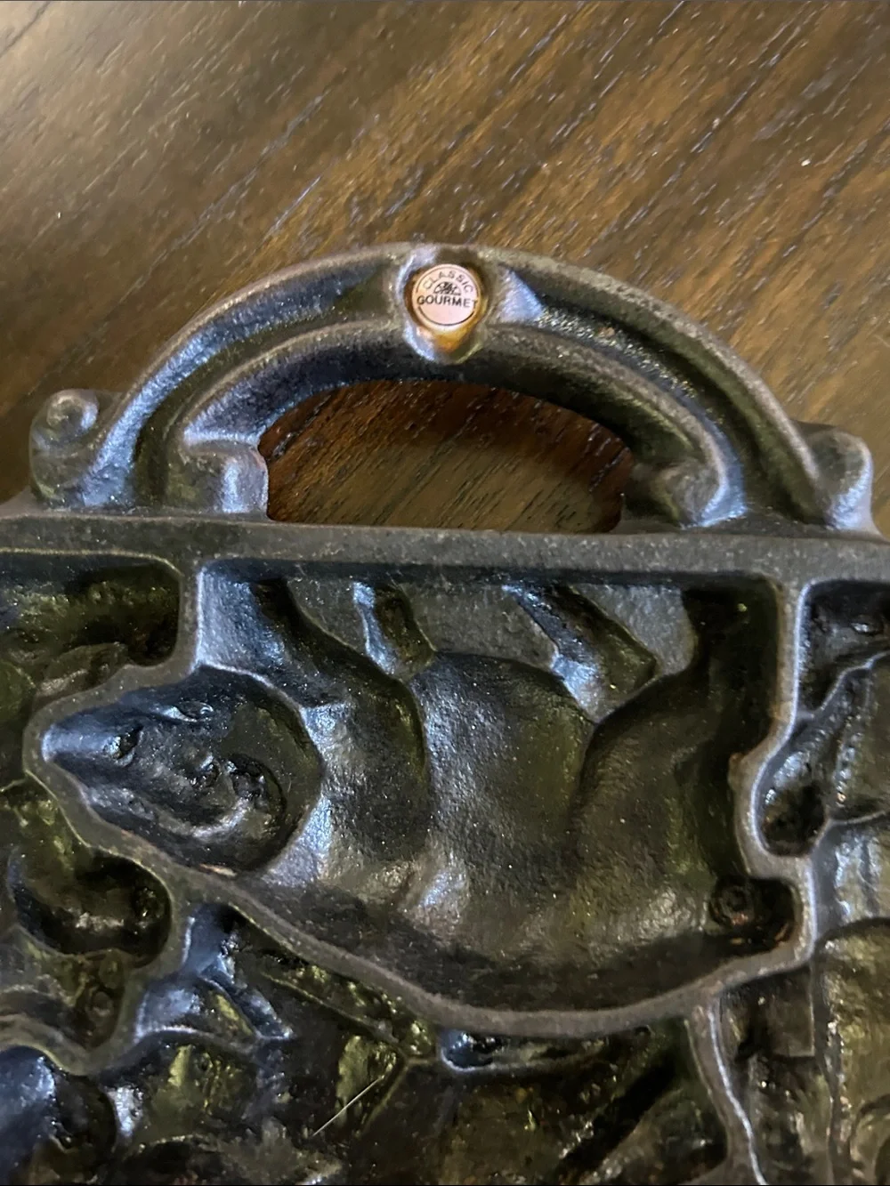 Cast Iron Animal-Shaped Cakelet Mold - Black
